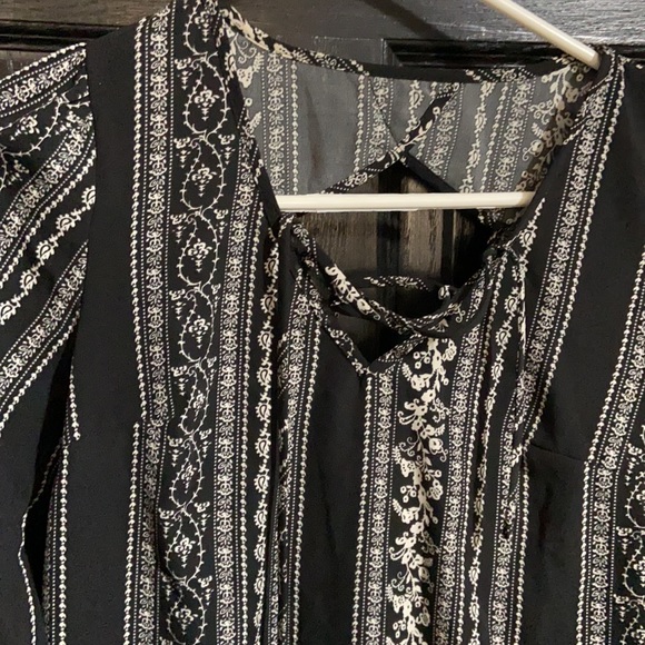 Black and cream dress - Picture 2 of 3